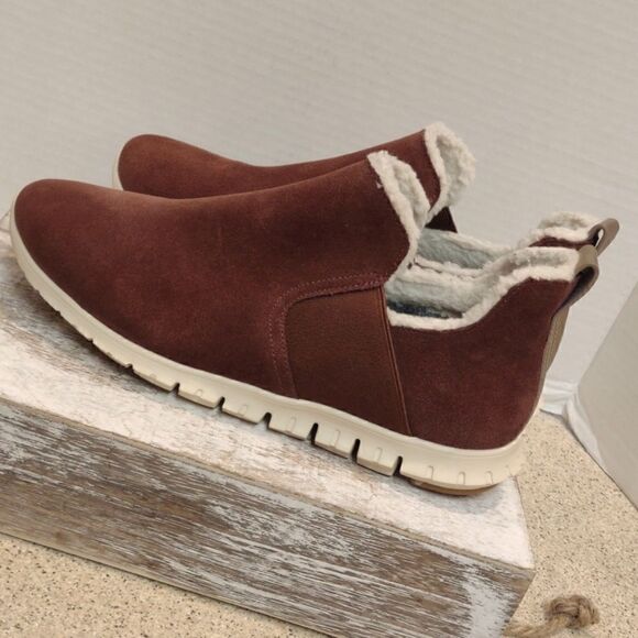 👍 Cole Haan Suede Booties Size 6.5     Zero gravity.      A1 - Picture 1 of 7